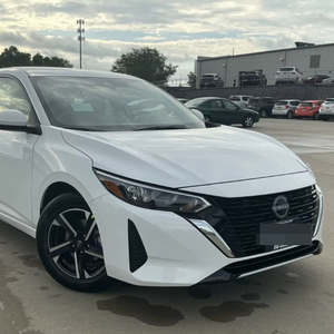 NISSAN Sentra SV Berlina 4 Porte di Lusso in Ottime Condizioni - Product Image 1