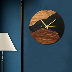 Horloge murale à la mode en résine de bois Fusion-Pièce de déclaration contemporaine pour la décoration du salon et de l'espace de travail - Product Image 4