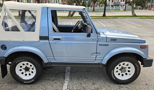 Suzuki Samurai 4x4 1988, boîte manuelle 5 vitesses, 4 roues motrices, prêt à être expédié - Product Image 5