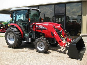 Tractores Agrícolas Usados Massey Ferguson 2860M Totalmente Operativos con Cargador Frontal en Venta - Product Image 2