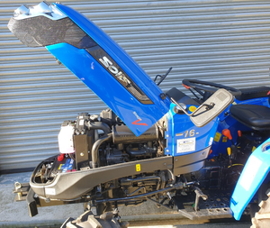 Tracteur compact Solis 16 avec débroussailleuse à fléaux à vendre, idéal pour petites exploitations agricoles, 16 CV, moteur diesel 3 cylindres à couple élevé, pour vergers et jardins. - Product Image 3