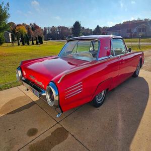 รถยนต์ฟอร์ดธันเดอร์เบิร์ดปี 1961 สภาพดี ใช้งานน้อย - Product Image 3