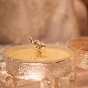 ชุดภาชนะเสิร์ฟขนมหวานอินเดียแบบแกะสลักด้วยมือสุดหรู 2 ชิ้น สำหรับเทศกาลดิวาลี - Product Image 2