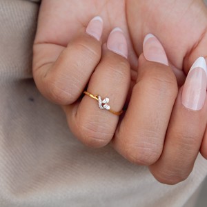 แหวนเพชรทอง18K ที่ได้รับการรับรองจาก Dainty IGI เครื่องประดับสำหรับงานแต่งงานแบบมินิมอลพร้อมเพชรธรรมชาติทองคำแท้ผ่านการรับรองโดย IGI - Product Image 4