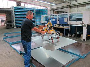 Fezer Highest Quality Nice Cost VacuBoy Mini VBM Compact Lifter Device for Box <b>Material</b> <b>Handling</b> - Product Image 3