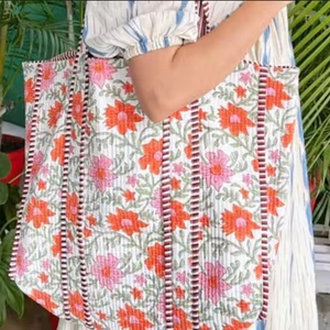 Bolsa de mano con estampado floral Bolsas de mano Premium de lujo Fabricadas EN LA India Producto por fabricante y exportador indio - Product Image 1