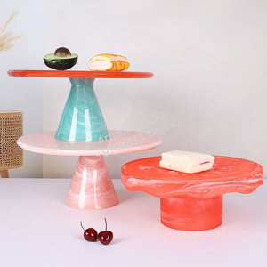 Soporte decorativo de resina Aqua Swirl hecho a mano Apto para lavavajillas Soporte redondo para pastel bandeja de alta calidad para postre fruta Decoración de mesa para el hogar - Product Image 4