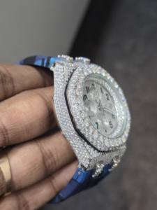 Montre de luxe entièrement automatique VVV en diamant moissanite glacé, boîtier de 41 mm, verre, mouvement à quartz moderne, bracelet en caoutchouc analogique, pour enfants - Product Image 3