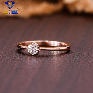 Lab-Stone Party Wear Anillo de diamantes 0,12 TDW Diamante de corte redondo 18kt Oro Rosa Color DE LA EF-VS - Product Image 2