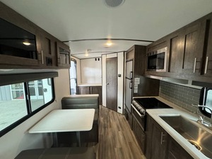 Vendedor Verificado de RV Usado 2022 R-i-v-e-r-si-d-e Intrepid 211 - Product Image 6