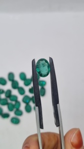 Pierre précieuse saphir vert - Product Image 3