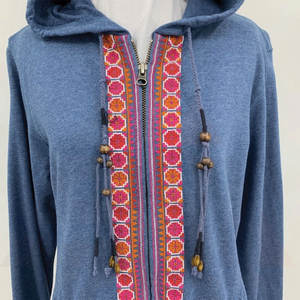 Sudadera con Capucha Premium Casual para Mujer, con Bordado 3D, Cierre Completo, Patrón Geométrico, Cordones con Borlas, Corte Holgado, Colorida - Product Image 2