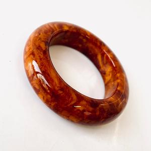 Bracelet jonc en ambre fait main 56 mm, jonc en ambre brun vintage ; forme circulaire, polissage lisse, jonc brun vieilli - Product Image 1