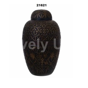 Metal en relieve flor negro latón antiguo cremación adulto entierro urna para cenizas humanas bolsa de terciopelo gratis - Product Image 1