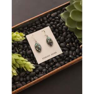 Boucles d'oreilles pendantes en turquoise noire et argent sterling, forme goutte d'eau, faites à la main par des artisans Navajo - Product Image 3