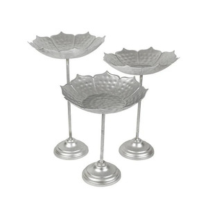 Urli con soporte para exhibiciones de velas en el hogar u oficina Urli Diya decorativo para ocasiones espirituales o festivas - Product Image 2