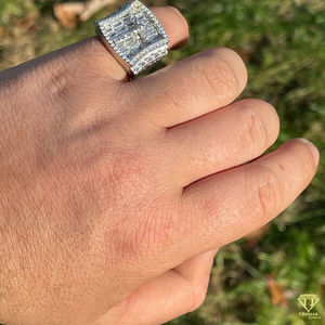 Anillo de Jesús de diamante cultivado en laboratorio para hombre, y piedras de corte redondo Baguette, joyería de declaración de plata audaz - Product Image 2