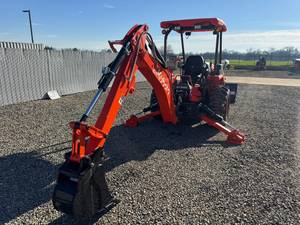 Tractor Kubota de 47 HP 4x4 Rojo de Alta Productividad L47 en Venta, con Cargador Frontal y Brazo Excavador - Product Image 6