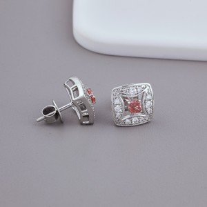 Boucles d'oreilles clous halo carrées en or blanc/jaune/rose 14 carats avec diamant rose de laboratoire taille coussin certifié IGI - Product Image 2