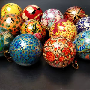 Ornement suspendu en métal durable en forme de cœur pour la décoration intérieure et extérieure de Noël - Product Image 1