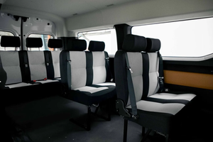 Casi Nueva, Como Nueva y a un Precio Increíble: Camioneta Eléctrica Geeleey Farizon FWD Blanca 2025, Batería de 70-90 kWh, Autonomía de 301-400 km - Product Image 4
