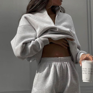 Survêtements pour femmes Polyester délavé à l'acide Sweat à capuche et pantalon de haute qualité Fabricant de survêtements personnalisés pour femmes - Product Image 3