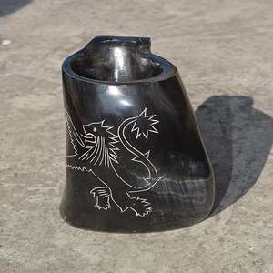 Jarra de Cuerno Natural para Beber, Hecha a Mano, Diseño Vikingo Tallado, Acabado de Alta Calidad - Product Image 4