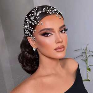 Diadema Bridella BHP65-S Plateada con Pedrería y Cristal, Ajuste Cómodo para Bodas y Eventos Formales, Hecha de Perlas y Metal - Product Image 1