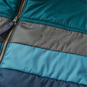 Veste doudoune la plus vendue pour l'hiver Tissu en toile confortable avec col montant pour l'extérieur Vêtements à la mode - Product Image 5