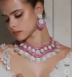 Ensemble collier ras de cou en diamant rose royale, composé de pierres roses et blanches de qualité supérieure, fabriqué à la main par des artisans expérimentés - Product Image 5