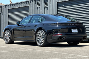 Porsche Panamera Sedán 2026, Tracción Trasera, Faros LED, Transmisión Automática, Asientos de Cuero, Motor Turbo, Gasolina - Product Image 5