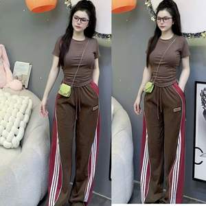 ชุดสองชิ้นทันสมัยพร้อมเสื้อยืดและกางเกงขายาวลายทางที่เรียบง่ายเหมาะสำหรับโชว์บรรยากาศแนวสปอร์ตของคุณ - Product Image 5