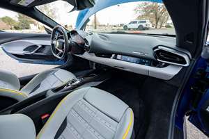 Ferrari 296 GTB 2024, Superdeportivo Híbrido con Motor Eléctrico V6 Twin Turbo de 3.0L, Transmisión Automática, Techo Panorámico - Product Image 6