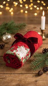 Nappe de Noël ronde en velours de luxe avec broderie artisanale personnalisable pour les fêtes et la maison - Product Image 5