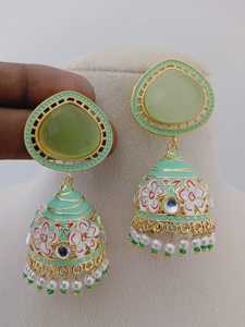 Juego de pendientes Bloom Meenakari Jhumkas, flores pintadas a mano, colección única de pendientes hechos a mano por artesanos de Silled - Product Image 2