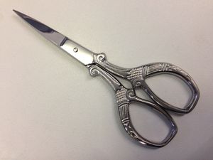Ciseaux professionnels en acier inoxydable pour broderie Stork, avec logo personnalisé, finition sur mesure, fabriqués au Pakistan - Product Image 2