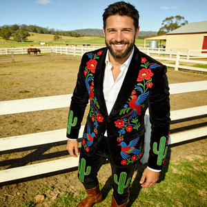 Conjunto de Traje de Terciopelo Bordado Estilo Occidental Negro para Hombre, Blazer y Pantalones Estilo Vaquero con Diseño Floral de Aves - Product Image 1