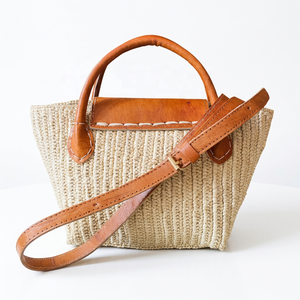 Sac à bandoulière bohème en raphia pour femme avec fermeture à rabat en cuir, sac à main portable d'été, couleur unie beige - Product Image 3
