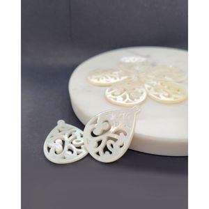 จี้มุกประดับลายฉลุพร้อมจี้เปลือกหอยมุกสีขาว - Product Image 2