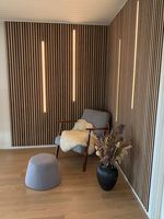 Panneau acoustique en bois à lattes MDF Fibre de polyester Insonorisation Murale Panneau insonorisant Mur avec lumière LED