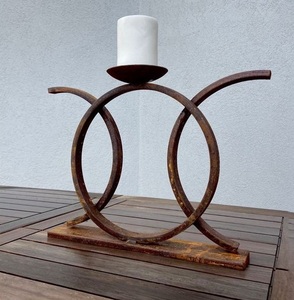 Portavelas de hierro forjado con gran acabado antiguo con elegantes detalles barrocos y arte de inspiración europea finamente esculpido - Product Image 6