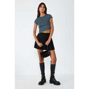 Body Corto Informal con Bordado de Piedras, Corte Asimétrico y Logotipo en la Parte Delantera - Product Image 2