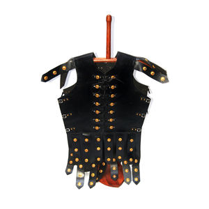 Venta al por mayor chaqueta de armadura de cuero rojo con hombro armadura medieval chaqueta de armadura de cuero medieval interior decorativo artículo más antiguo - Product Image 6