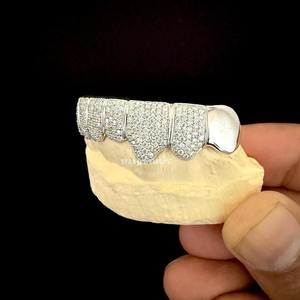 STAR JEWELLERY Christian 925 Sterling Silver Brilliant Cut VVS VS Moissanite Classic Iced Unisex Grillz dentaire pour un usage quotidien - Product Image 2