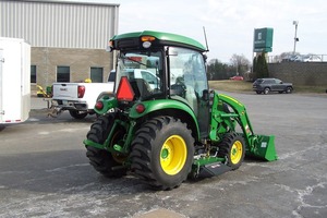 Cortadora de césped John Deere 3039R de montaje medio, nueva y usada, lista para comprar, en stock con entrega rápida incluida. Descuentos al por mayor disponibles. - Product Image 3