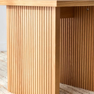 โต๊ะข้างร่วมสมัยทำจากไม้มีเท้าและด้านบนทนทาน - Product Image 4