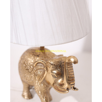 Lampe de table décorative en aluminium avec base en forme de cheval, abat-jour en tissu blanc, design animal de luxe, décoration de Pâques pour la maison, faite à la main, personnalisée