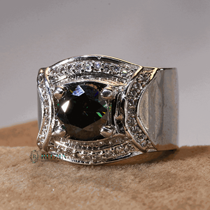 Anillo de ajuste de Punta Art Deco de diamante de moissanita de corte redondo verde de 1,50 CT para mujer - Product Image 1