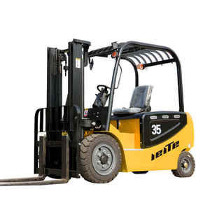 Chariots élévateurs en stock avec des capacités de levage durables de 3 tonnes, 4 tonnes et 5 tonnes alimentées par des moteurs EPA Eur5 Vente en gros - Product Image 4