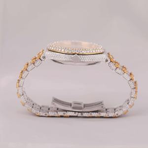Montre en diamant Moissanite Montre-bracelet analogique en diamant Moissanite Clarté VVS Cadeau pour hommes femmes Montre personnalisée - Product Image 2